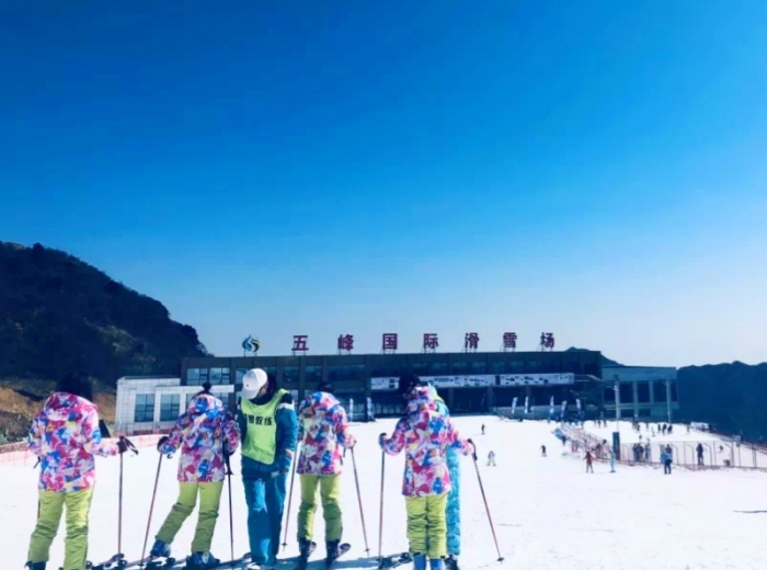 五峰滑雪+三峡千古情两日游 住五峰国际大酒店图6