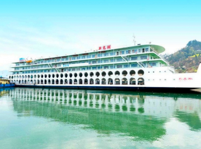 【新高湖游轮】宜昌到重庆两日游，(长江三峡段唯一的人和车共同登船的游船)图1