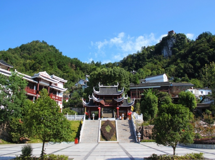 宜昌三峡大瀑布+清江画廊+三峡千古情三日游跟团游图1