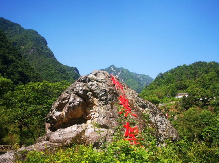 神农架二日游的主要景点介绍，跟团多少钱，费用包含及特别注意事项图2