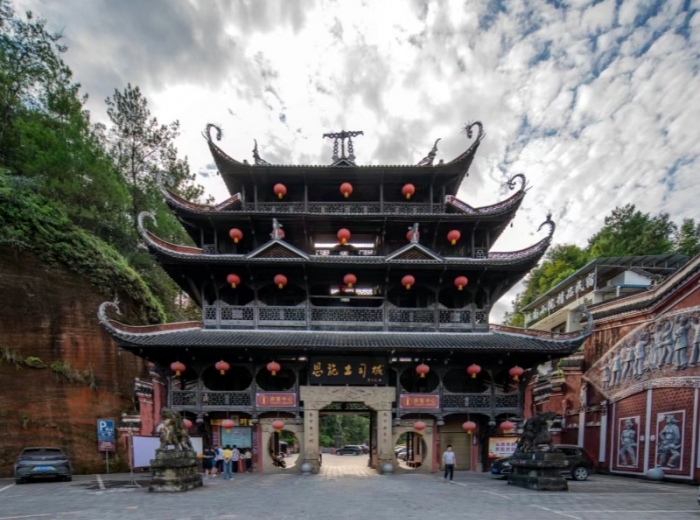 宜昌到恩施（土司城+屏山+宣恩+大清江+地心谷）四天三晚跟团游图4