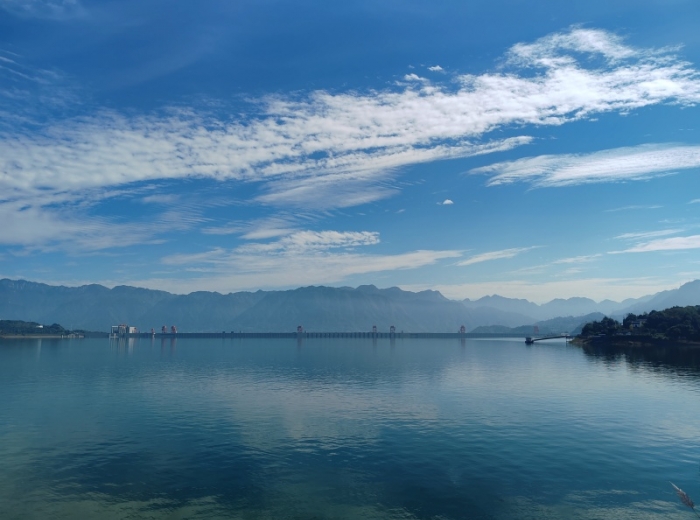 三峡大坝全景一日游，体验毛主席笔下的“高峡出平湖” 高峡平湖游船+三峡大坝一日游图2