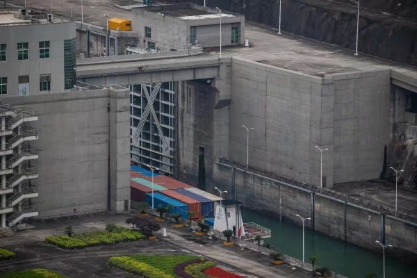 坐总统七号游轮从武汉到重庆能看到三峡大坝“升船机”吗?