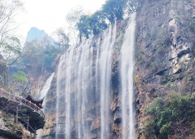 三峡大瀑布金狮洞一日游