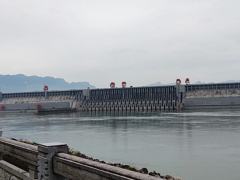 宜昌+交运两坝一峡游船+三峡垂直升船机一日跟团游!