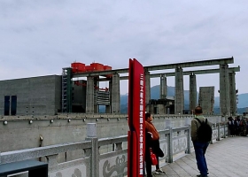 宜昌+交运两坝一峡游船+三峡大坝+三峡垂直升船机一日跟团游！