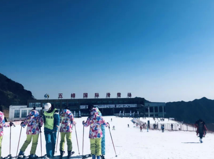 宜昌五峰滑雪二日游+网红云顶酒店（观日出、云海、星空、雪山）图4