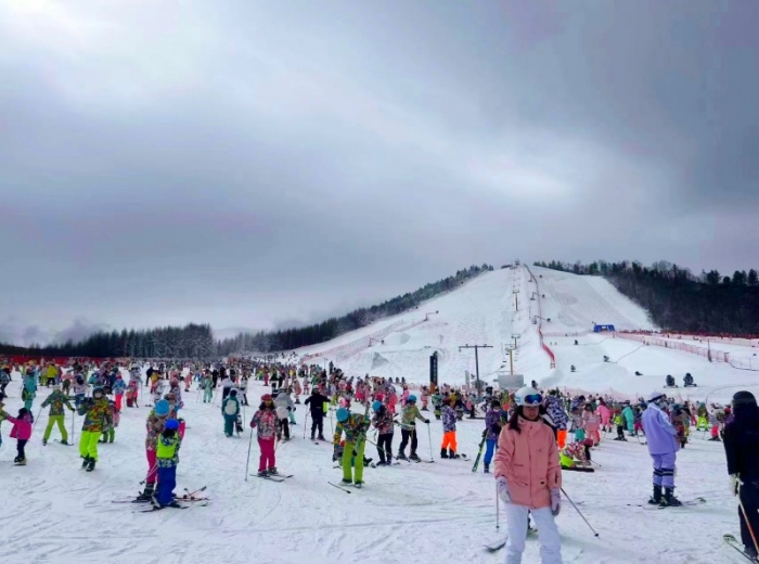 2026宜昌到神农架中和滑雪场滑雪二日游图4