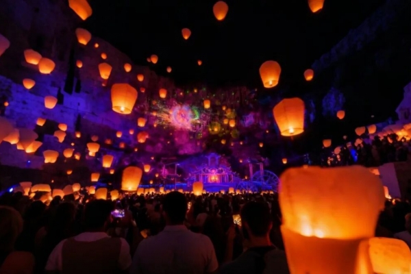 车溪庙会醉后一天!抢限量孔明灯×看《梦回车溪》夜秀×玩土家绝技,收官狂欢速来打卡!”