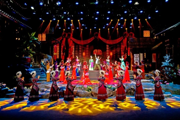 三八妇女节邂逅清江画廊|免门票+玫瑰惊喜+土家换装秀,做一日山水间的宠爱女主角