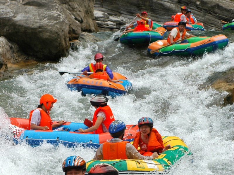 快乐漂流九畹溪（郑坤 摄）_副本