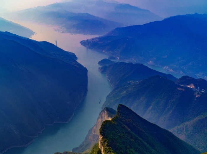 2026三峡新船长江行极光游轮航期！宜昌到重庆5天4晚极光游轮攻略，含来回接送+一价全含+升船机+白鹤梁，白天过巫峡瞿塘峡全景图5