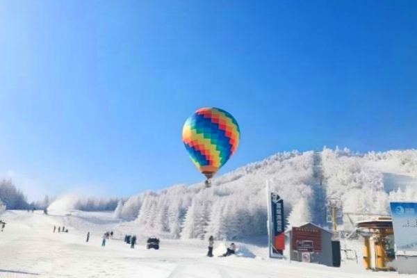 神农架滑雪与游轮滑雪一个静美一个刺激
